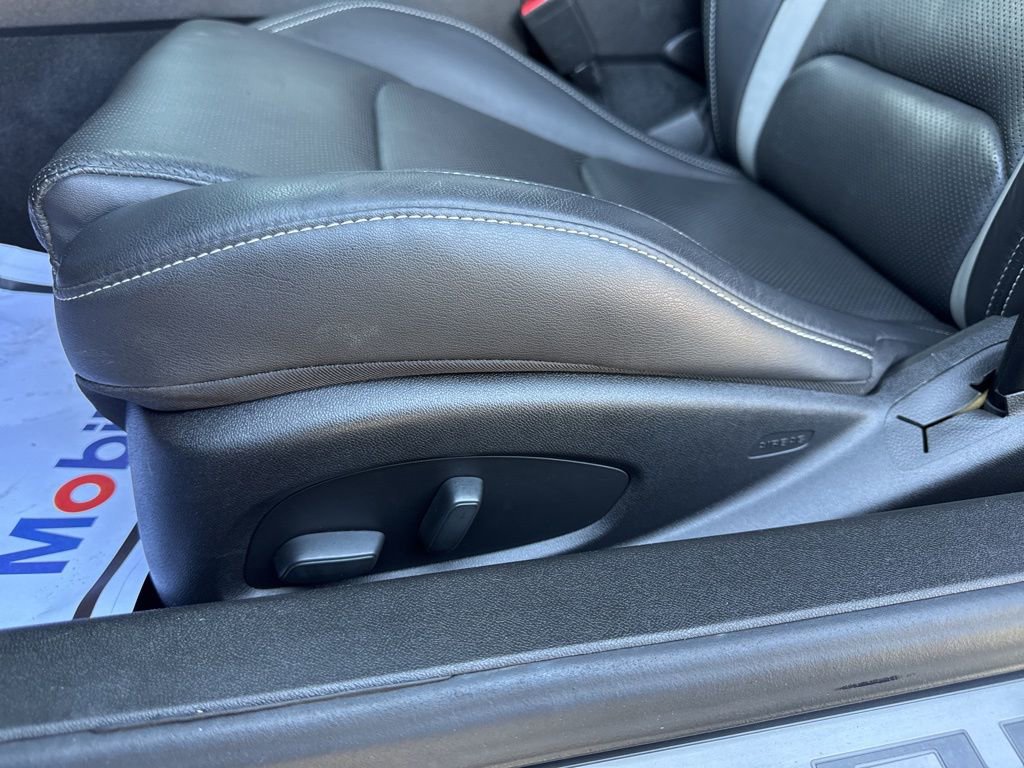 Used 2018 Chevrolet Camaro SS w/ LPO RS/SS Interior Package image 15