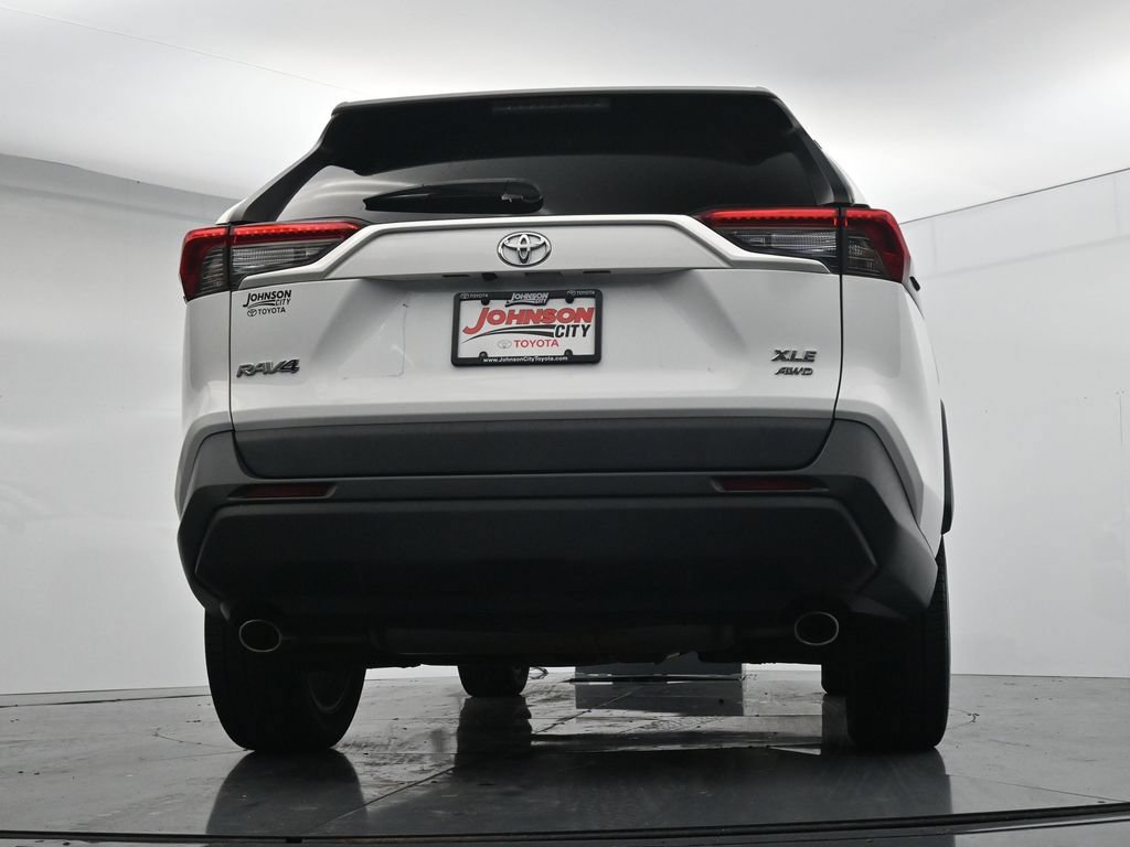 Used 2019 Toyota RAV4 XLE Premium w/ Cold Weather Package AWD/4WD image 39