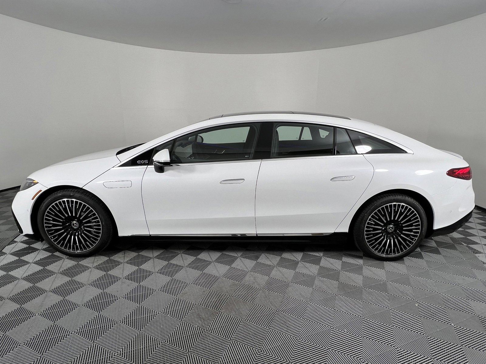 Used 2024 Mercedes-Benz EQS 450+ 4MATIC Sedan image 11