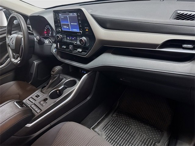 Used 2022 Toyota Highlander L image 32