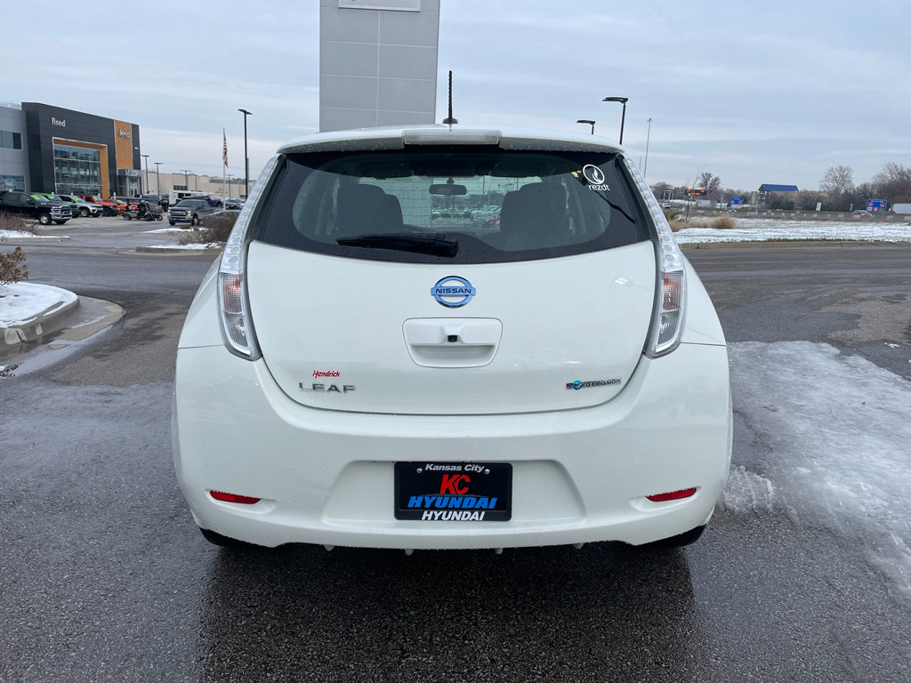 Used 2017 Nissan Leaf SV image 4