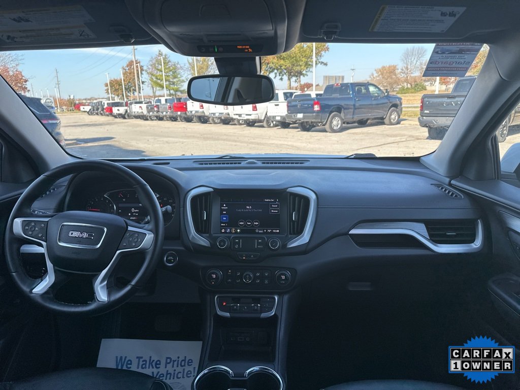 Used 2024 GMC Terrain SLT image 2