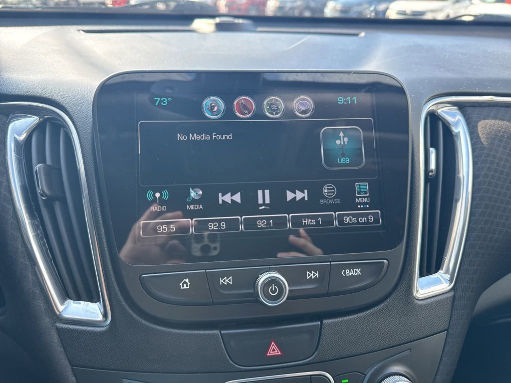 Used 2018 Chevrolet Malibu LT FWD image 21