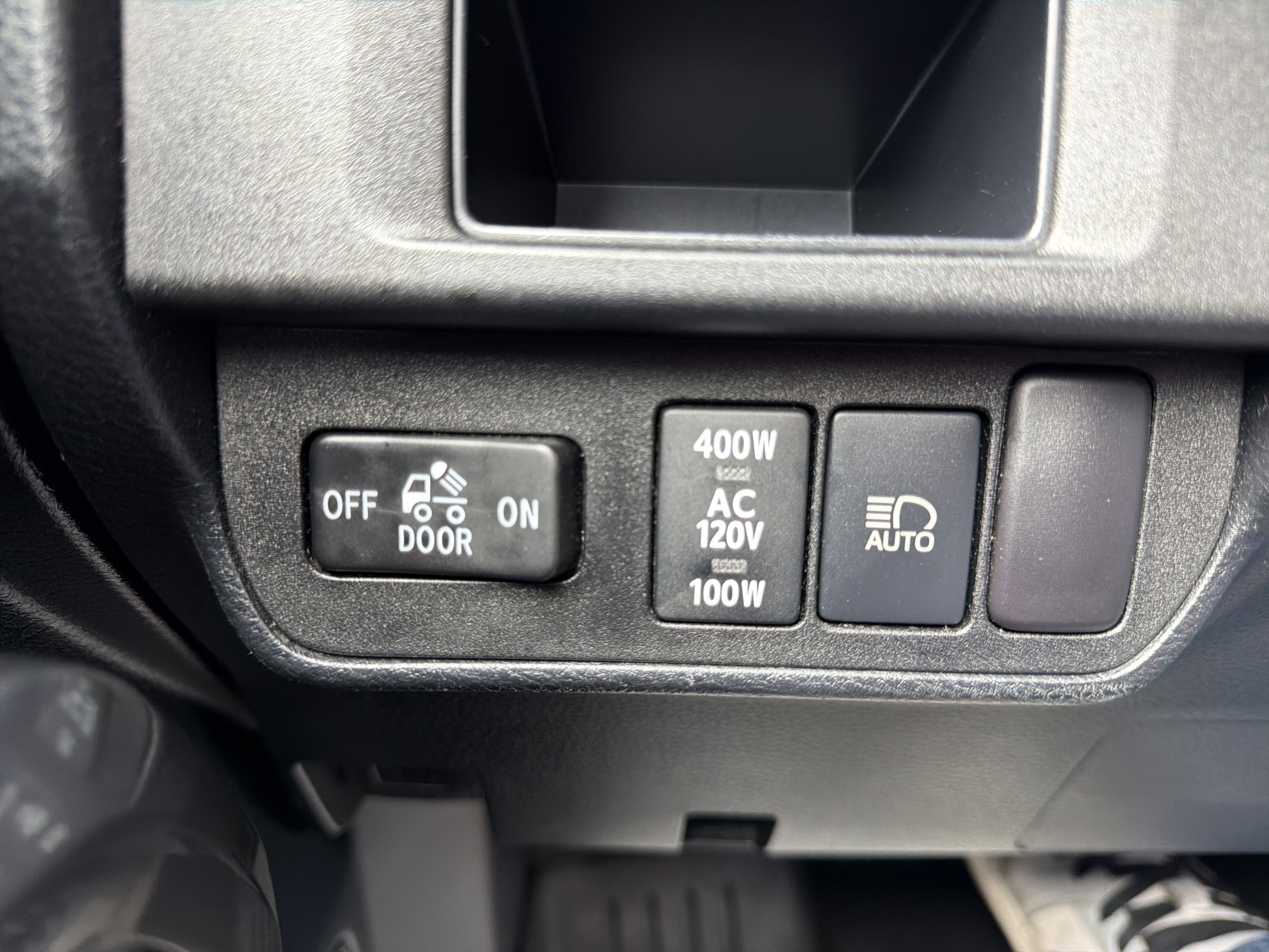 Used 2019 Toyota Tacoma TRD Off-Road w/ Technology Package image 30