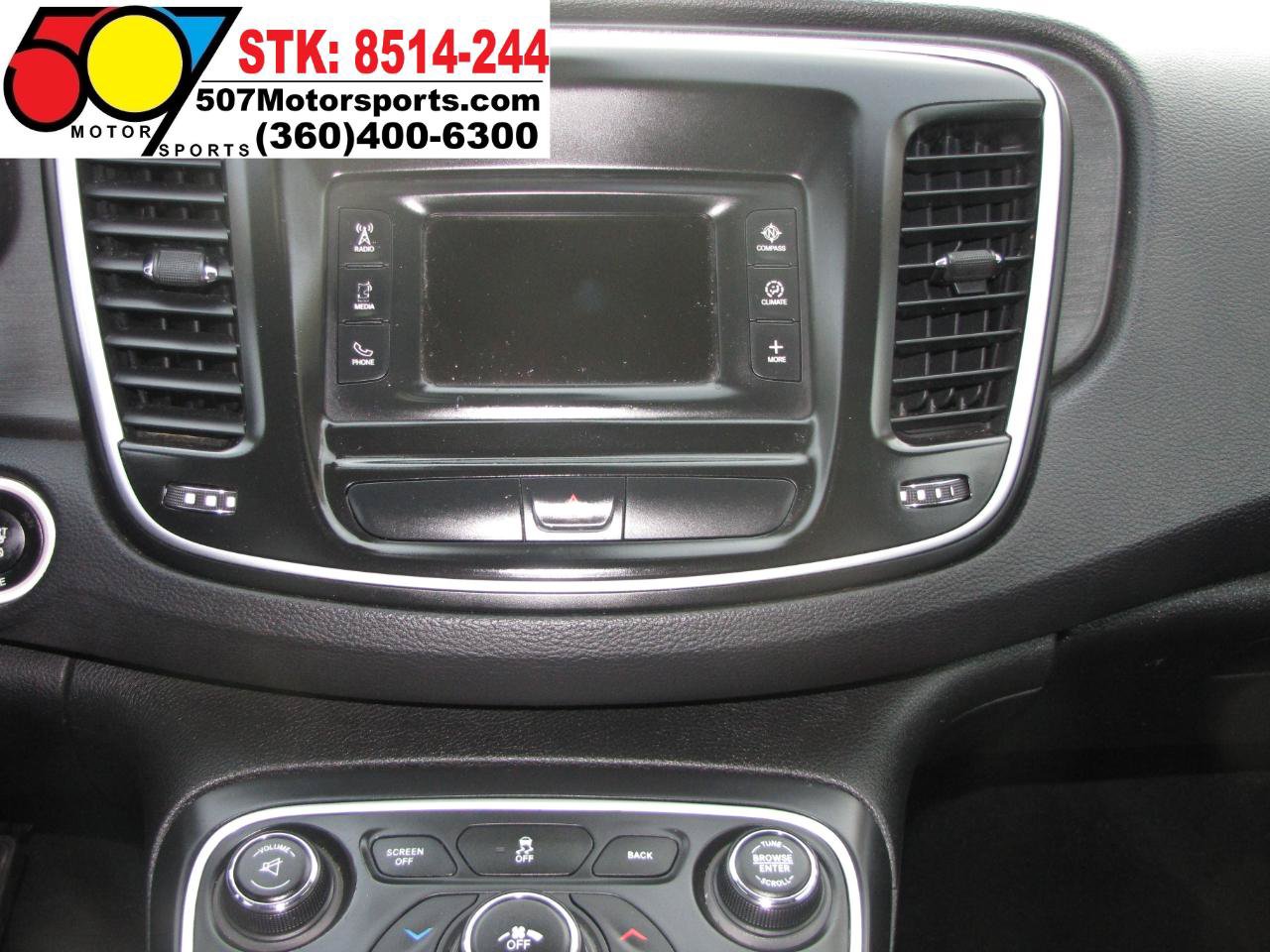 Used 2016 Chrysler 200 Limited FWD image 18