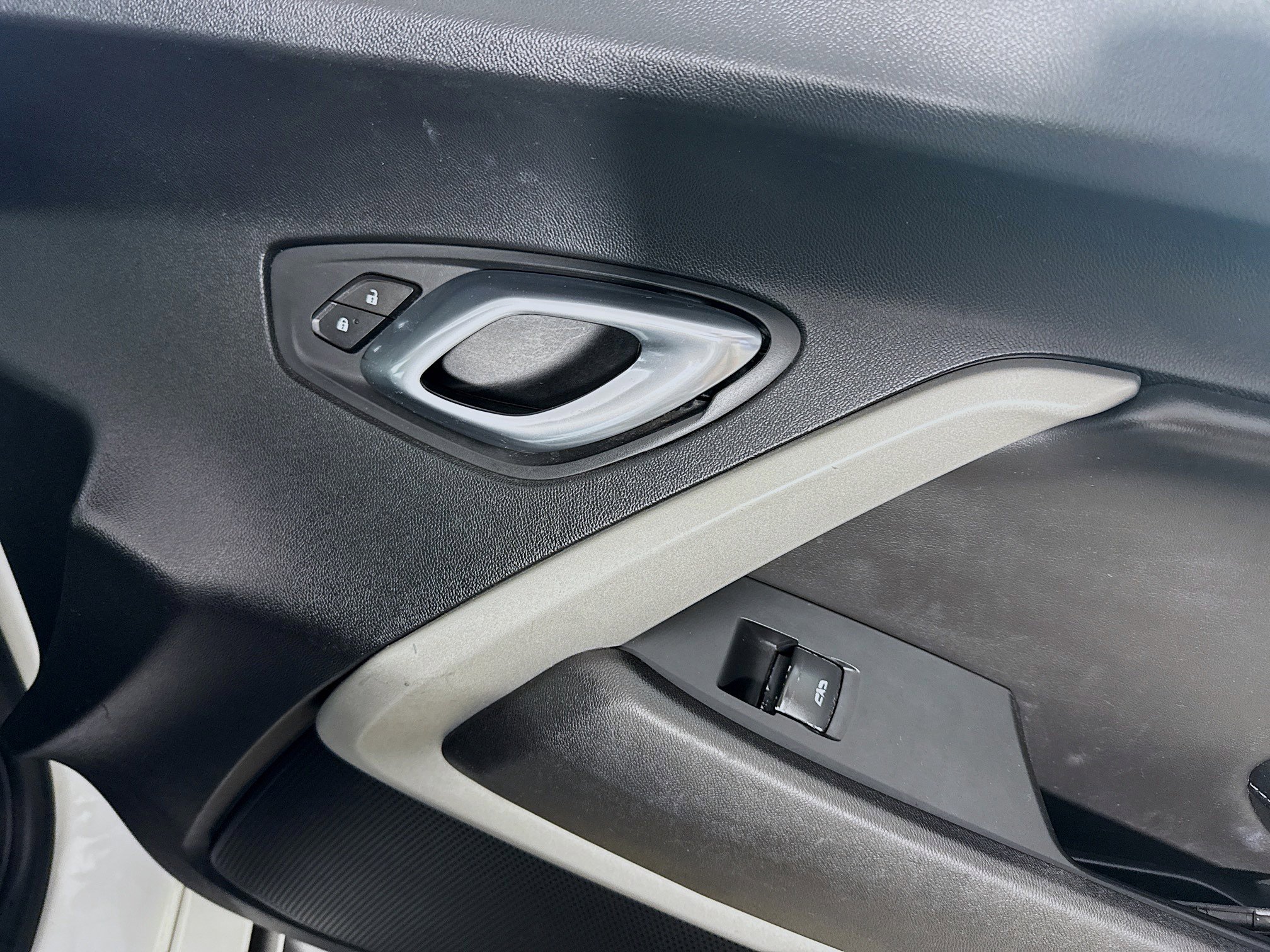 Used 2019 Chevrolet Camaro LT image 29