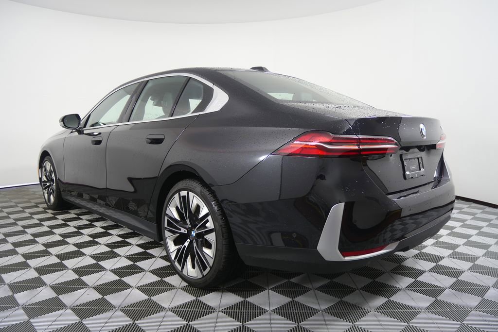Certified 2024 BMW 530i image 5