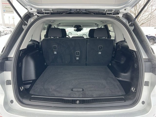 Used 2023 Jeep Grand Cherokee Laredo image 24