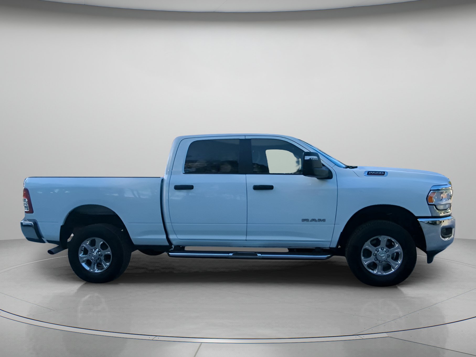 Used 2024 RAM 2500 Big Horn AWD/4WD image 33