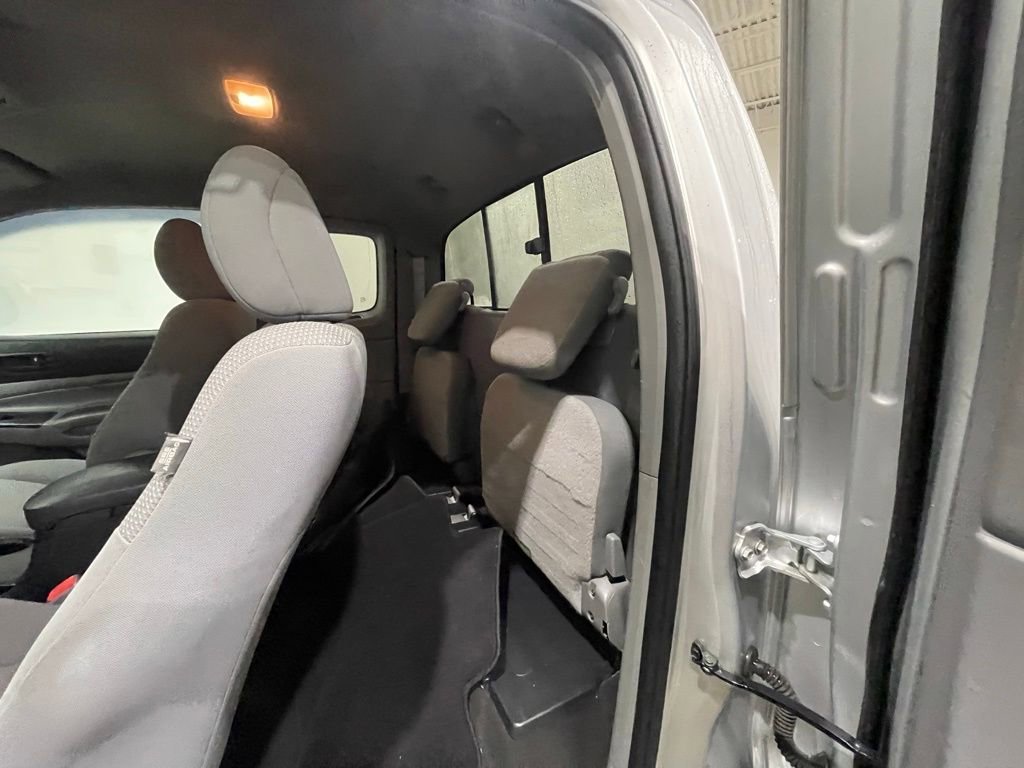 Used 2012 Toyota Tacoma 4x4 Access Cab w/ Convenience Pkg image 26
