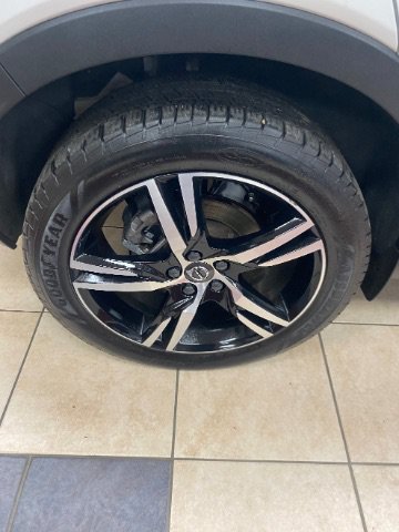 Used 2022 Volvo XC40 T5 R-Design AWD/4WD image 22