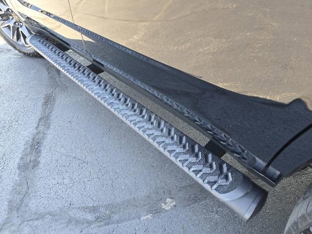 Used 2023 Chevrolet Tahoe Z71 w/ Luxury Package image 19