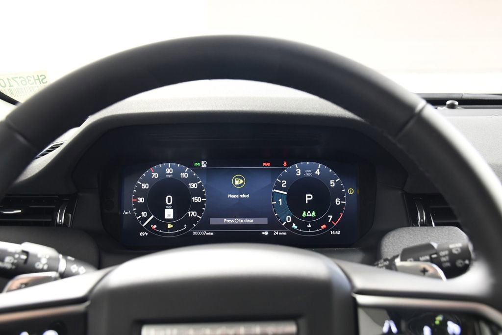 Used 2025 Land Rover Discovery Sport S image 31