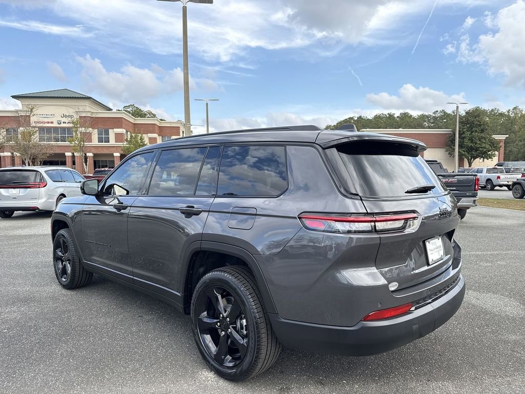 New 2025 Jeep Grand Cherokee L Limited w/ Black Appearance Package image 5