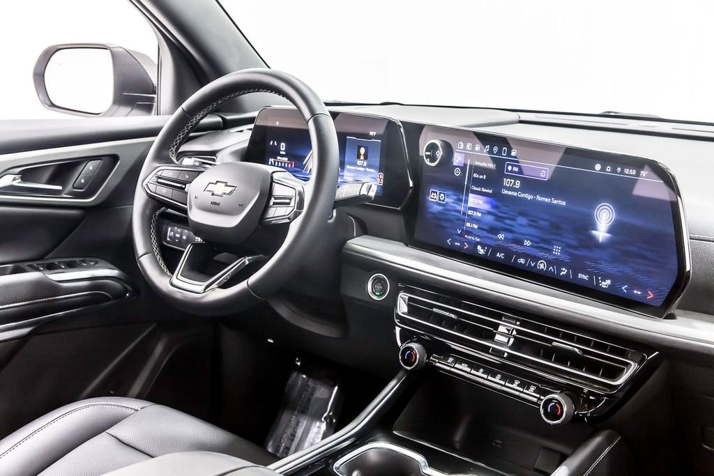 Used 2025 Chevrolet Traverse LT image 20