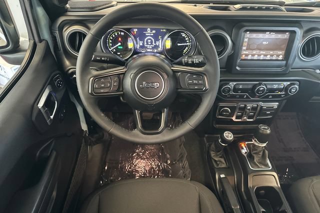 Used 2023 Jeep Wrangler Unlimited AWD/4WD image 16