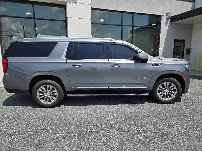 Used 2021 GMC Yukon XL SLT w/ SLT Premium Package image 2