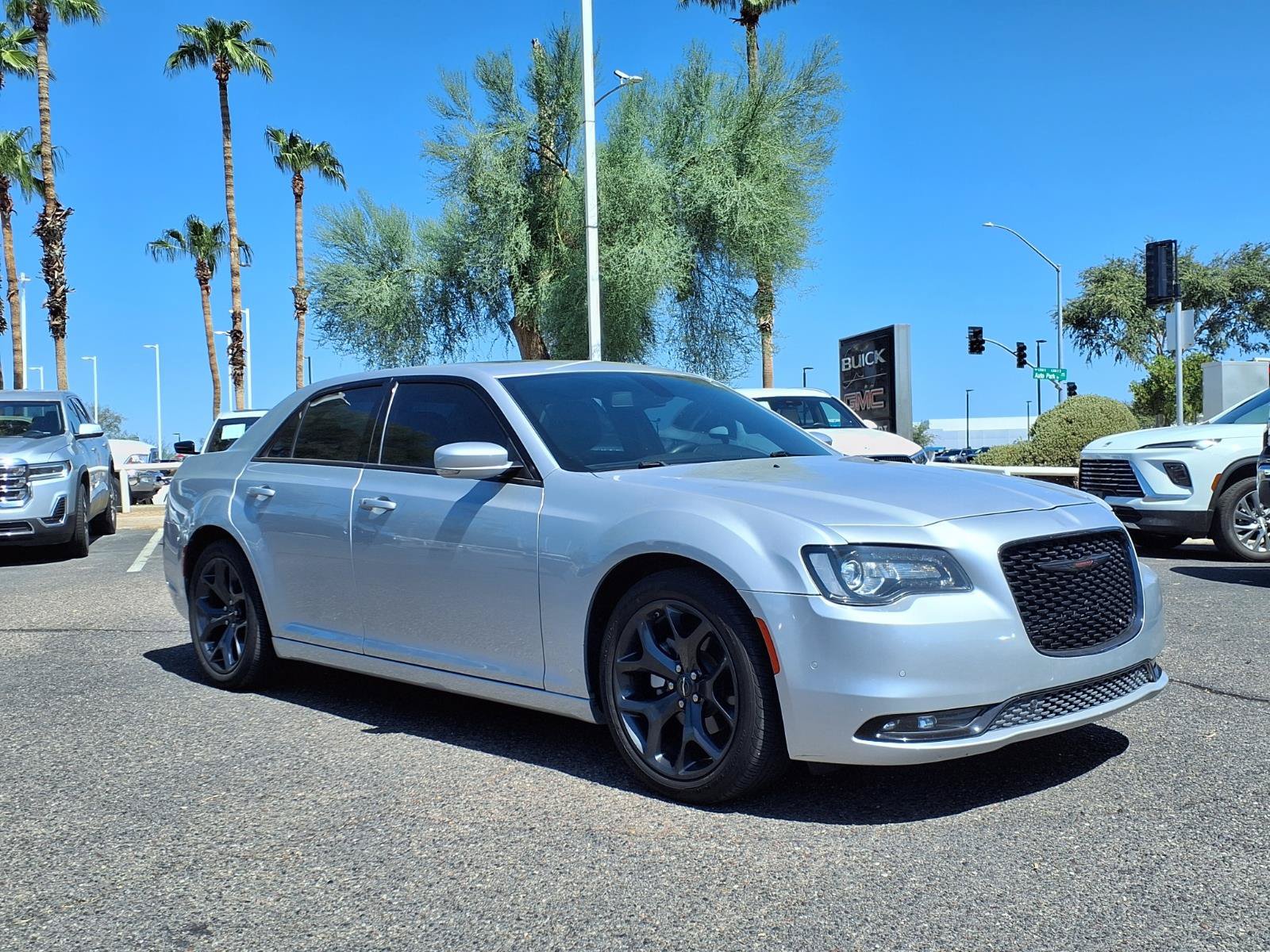 Used 2023 Chrysler 300 S w/ Comfort Group RWD image 3