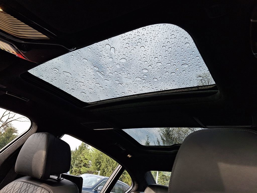 Used 2018 BMW M760i xDrive image 11