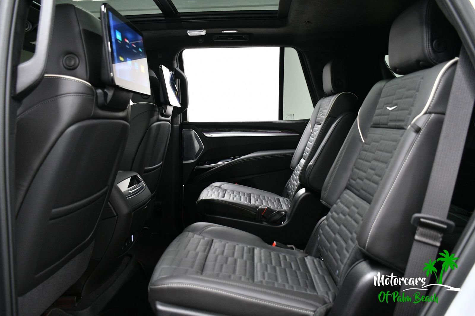 Used 2026 Cadillac Escalade V w/ LPO, ONYX Package image 52