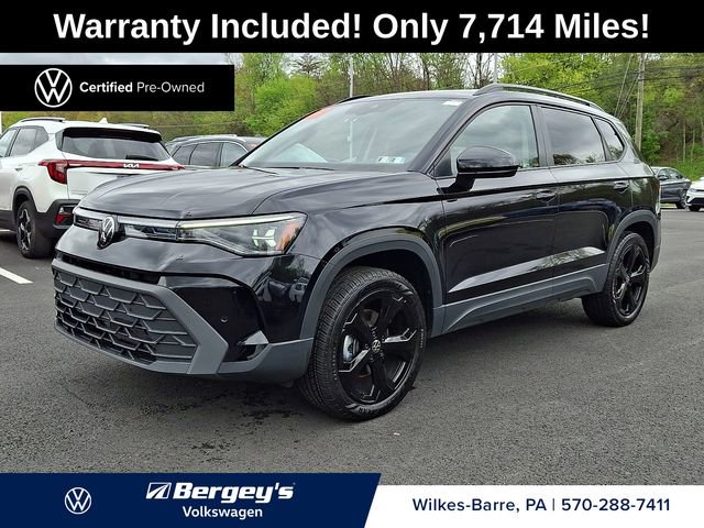 Used 2025 Volkswagen Taos SE AWD/4WD image 1