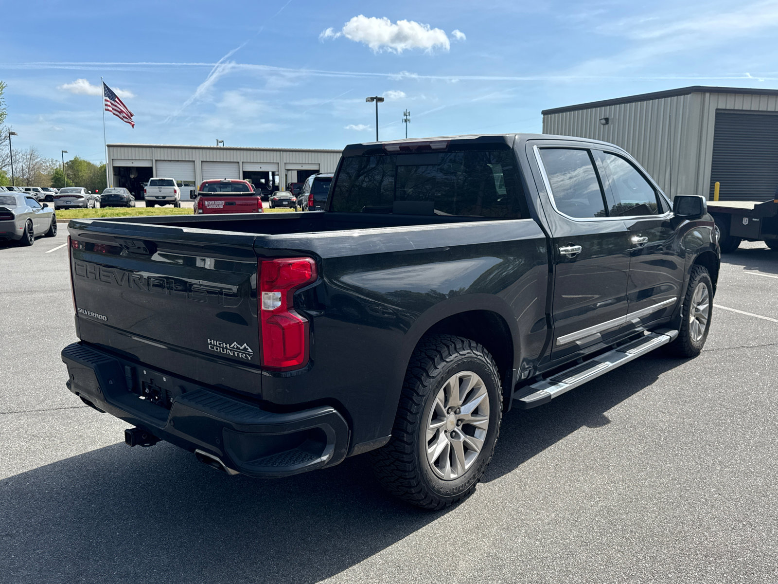 Used 2022 Chevrolet Silverado 1500 High Country w/ High Country Premium Package image 5