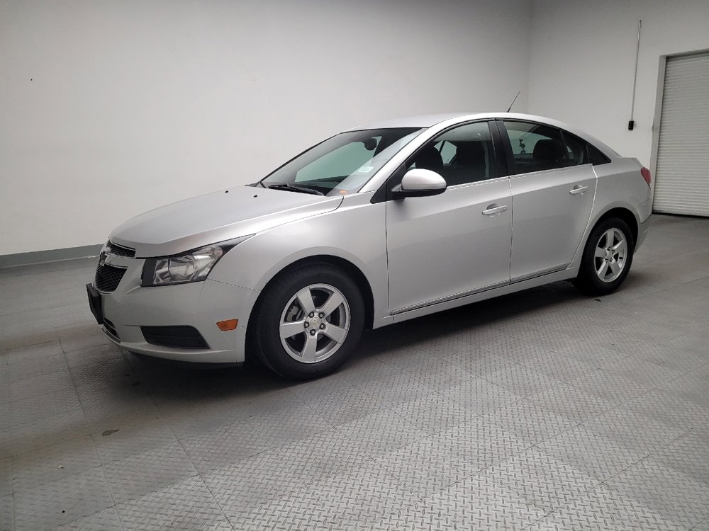 Used 2014 Chevrolet Cruze LT FWD image 2