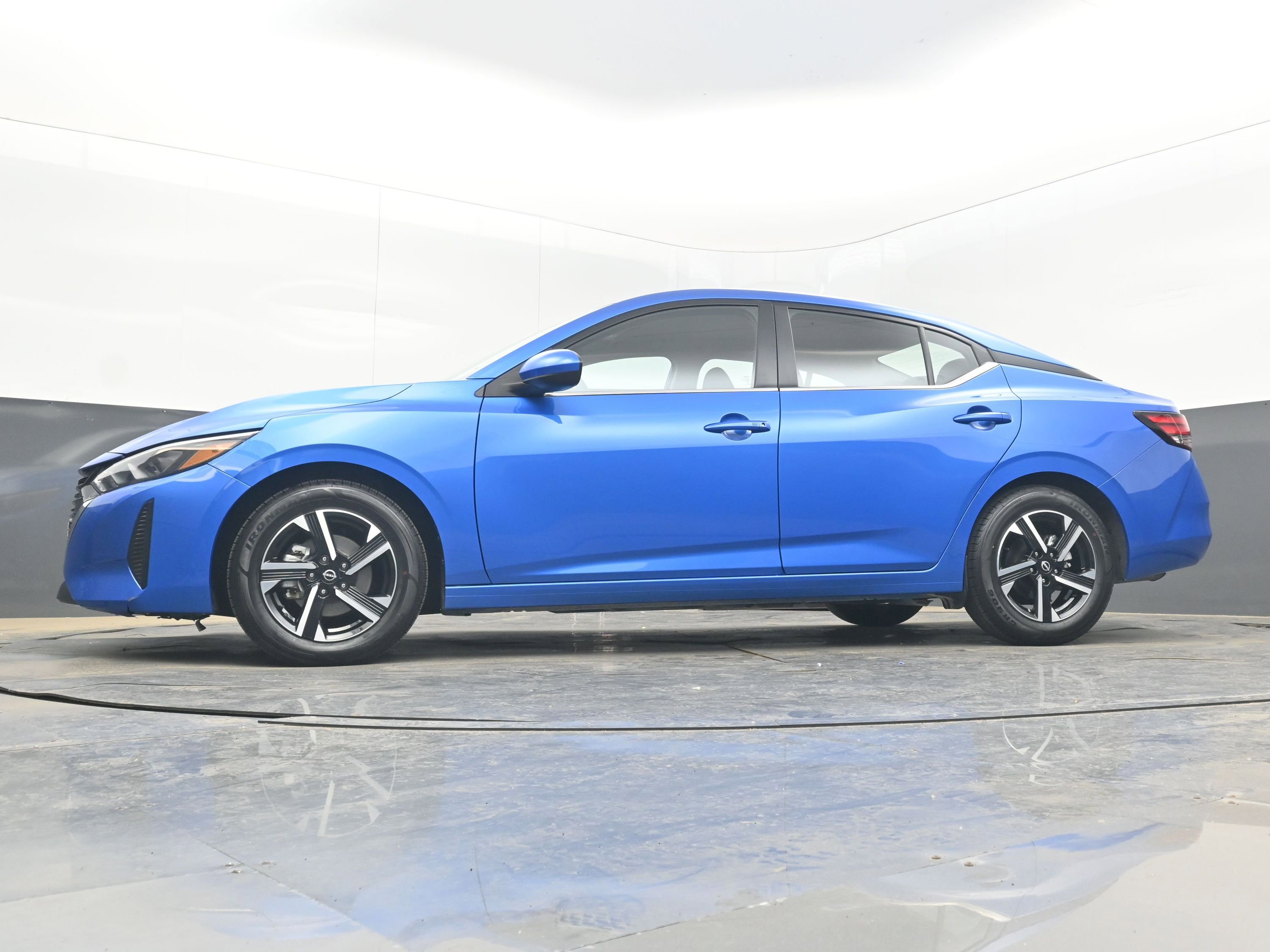 Used 2025 Nissan Sentra SV image 26