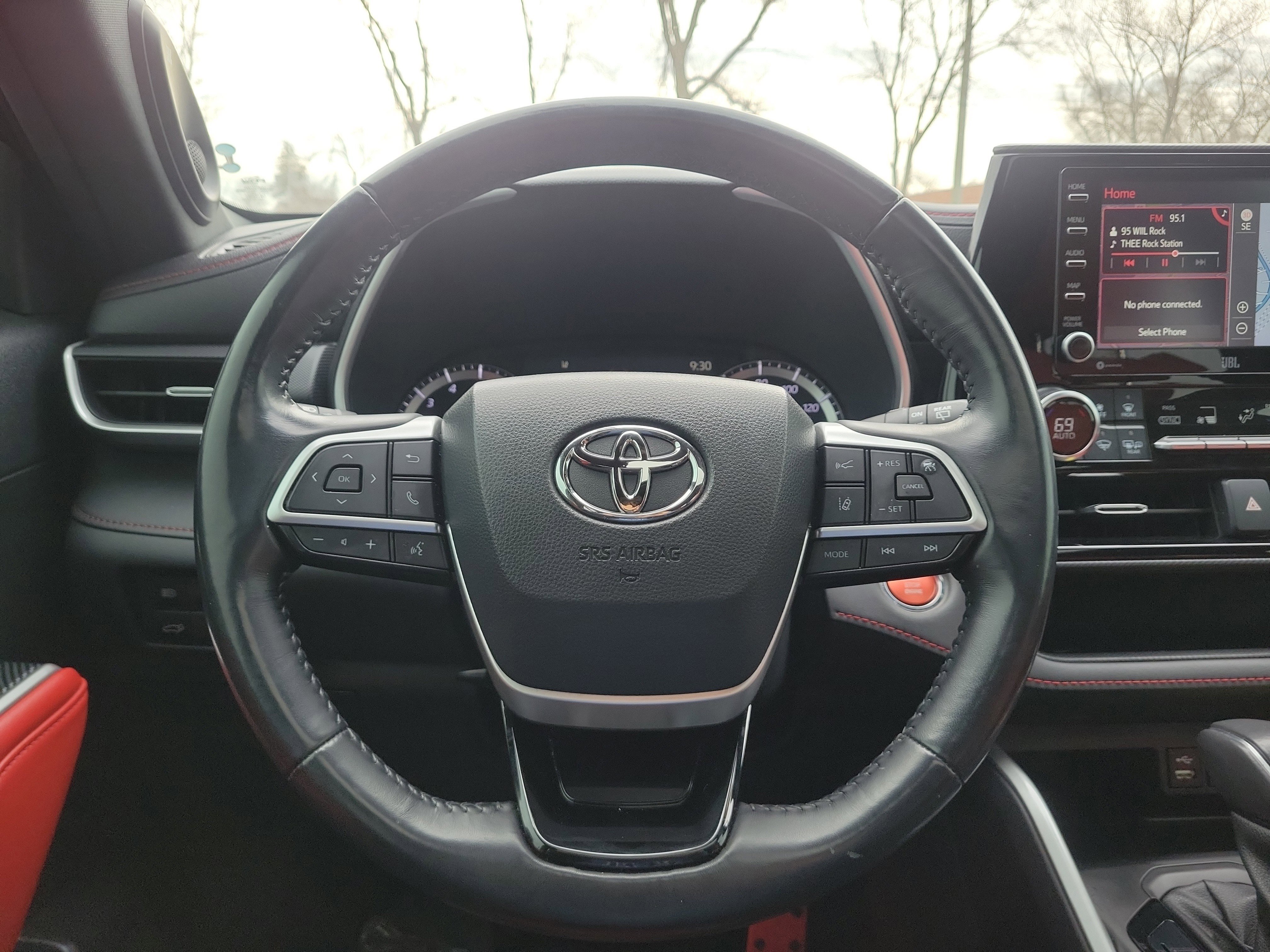 Used 2022 Toyota Highlander XSE image 23