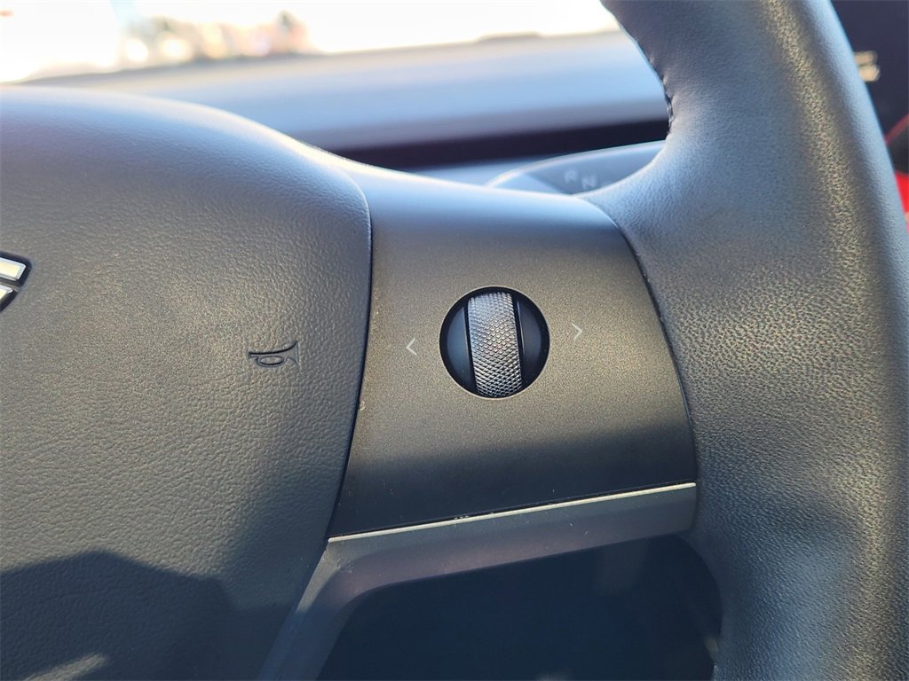 Used 2021 Tesla Model Y Standard Range 4D Sport Utilit image 30