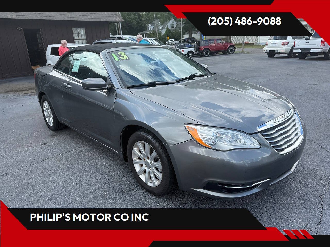 Used 2013 Chrysler 200 Touring FWD image 1