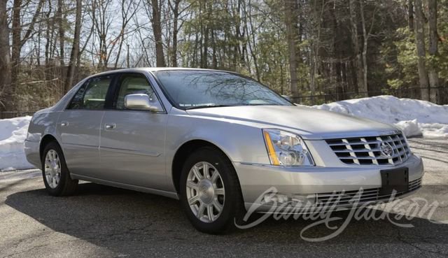 Used 2010 Cadillac DTS image 1