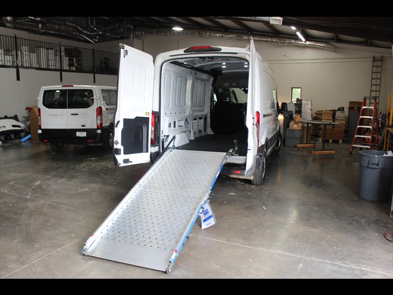 Used 2025 Chevrolet Express 3500 LS RWD image 44