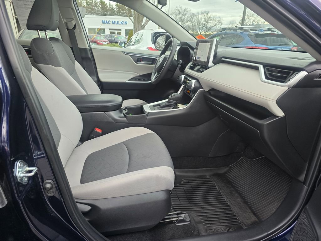 Used 2024 Toyota RAV4 XLE w/ Convenience Package image 12
