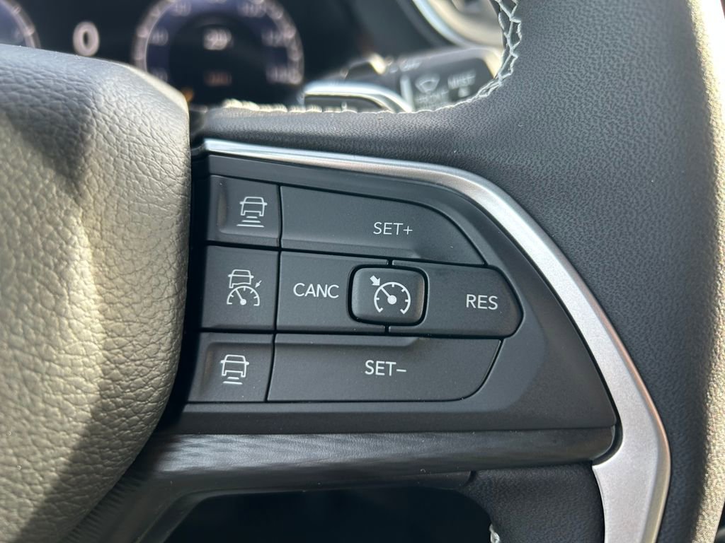 New 2025 Jeep Grand Cherokee L Altitude image 21