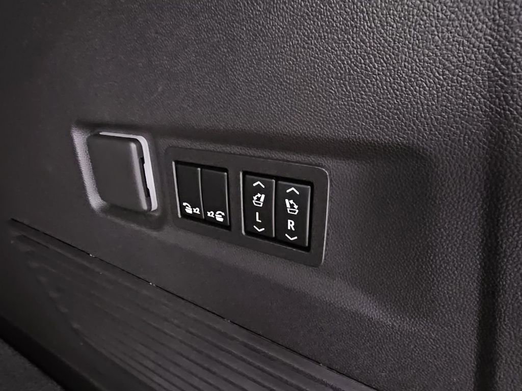 Used 2022 GMC Yukon XL Denali image 40