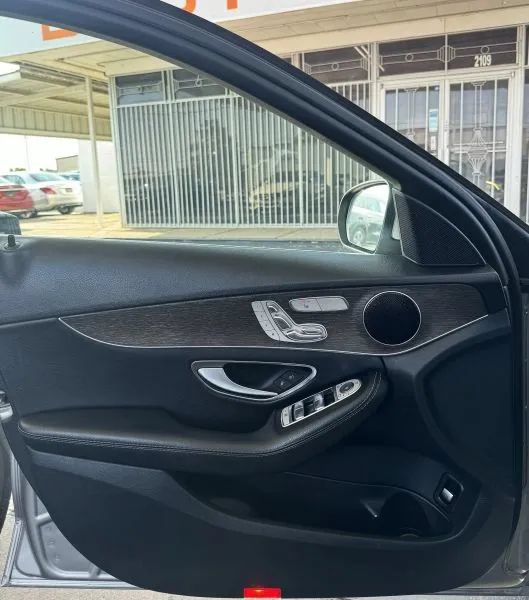 Used 2019 Mercedes-Benz C 300 4MATIC Sedan image 18