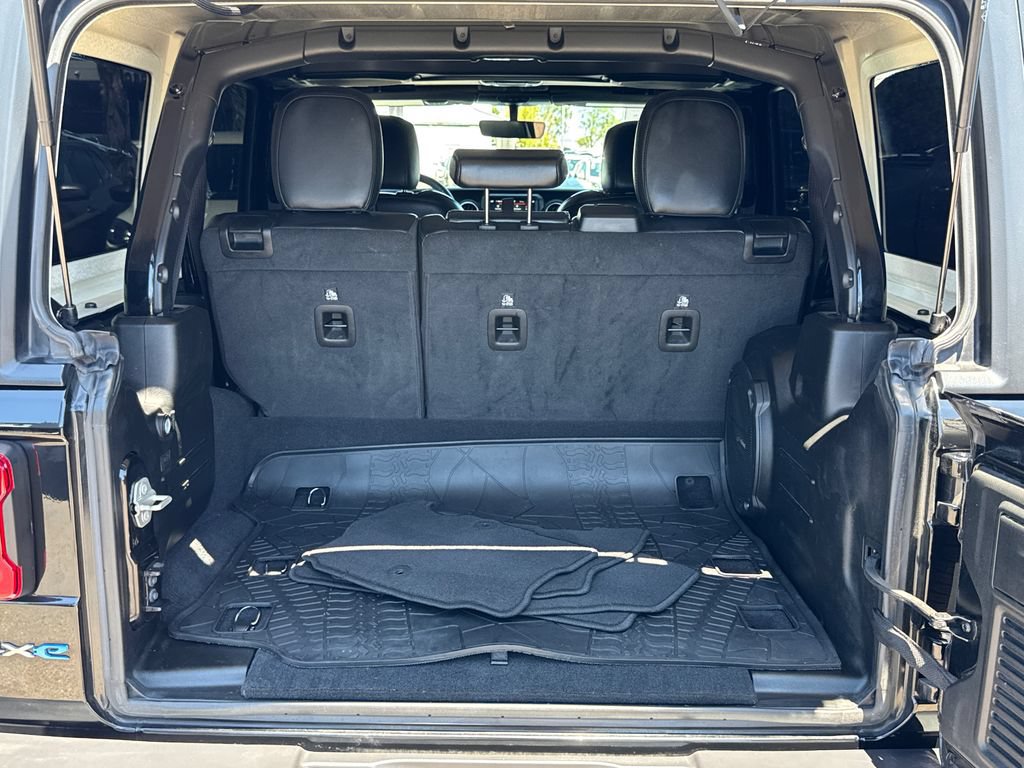 Used 2023 Jeep Wrangler Unlimited Sahara AWD/4WD image 14
