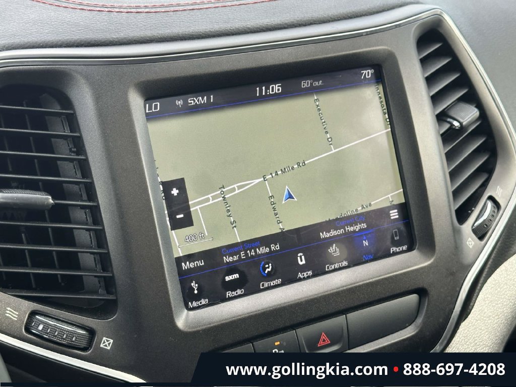Used 2019 Jeep Cherokee Trailhawk w/ Comfort/Convenience Group AWD/4WD image 24