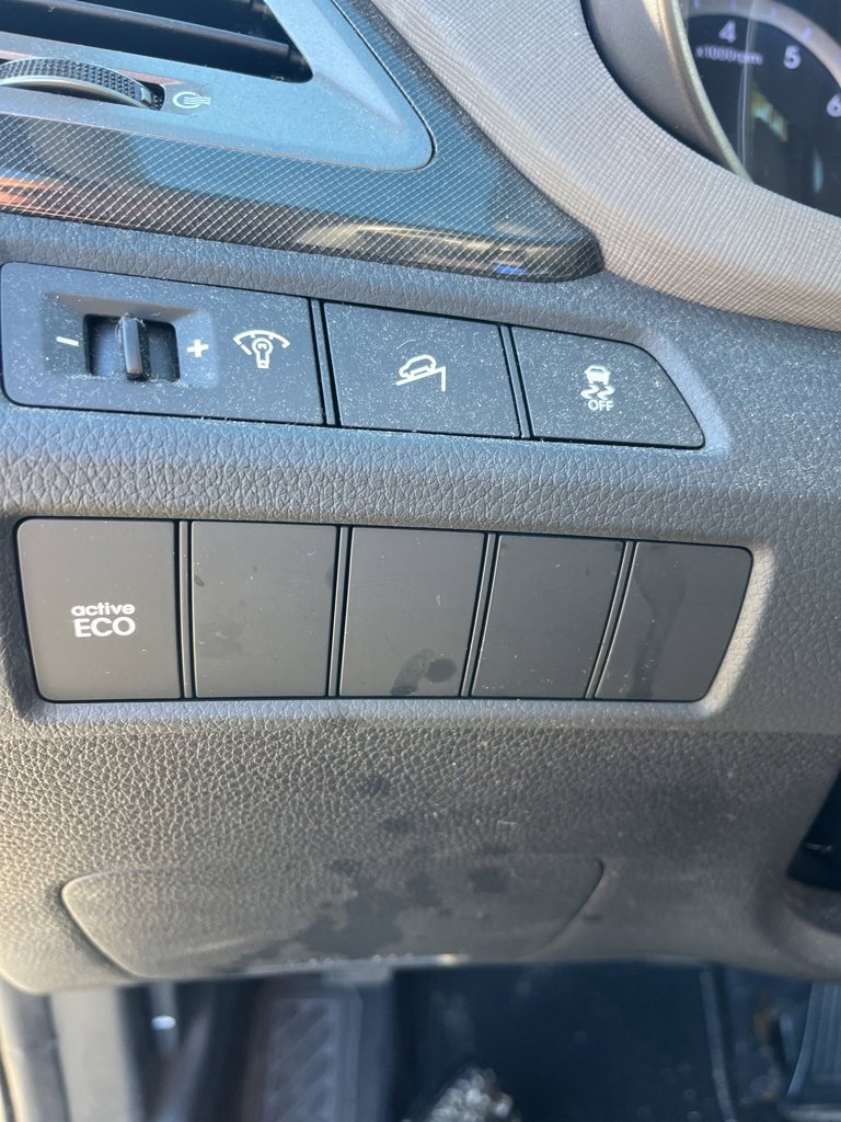 Used 2015 Hyundai Santa Fe Sport w/ Option Group 02 image 11