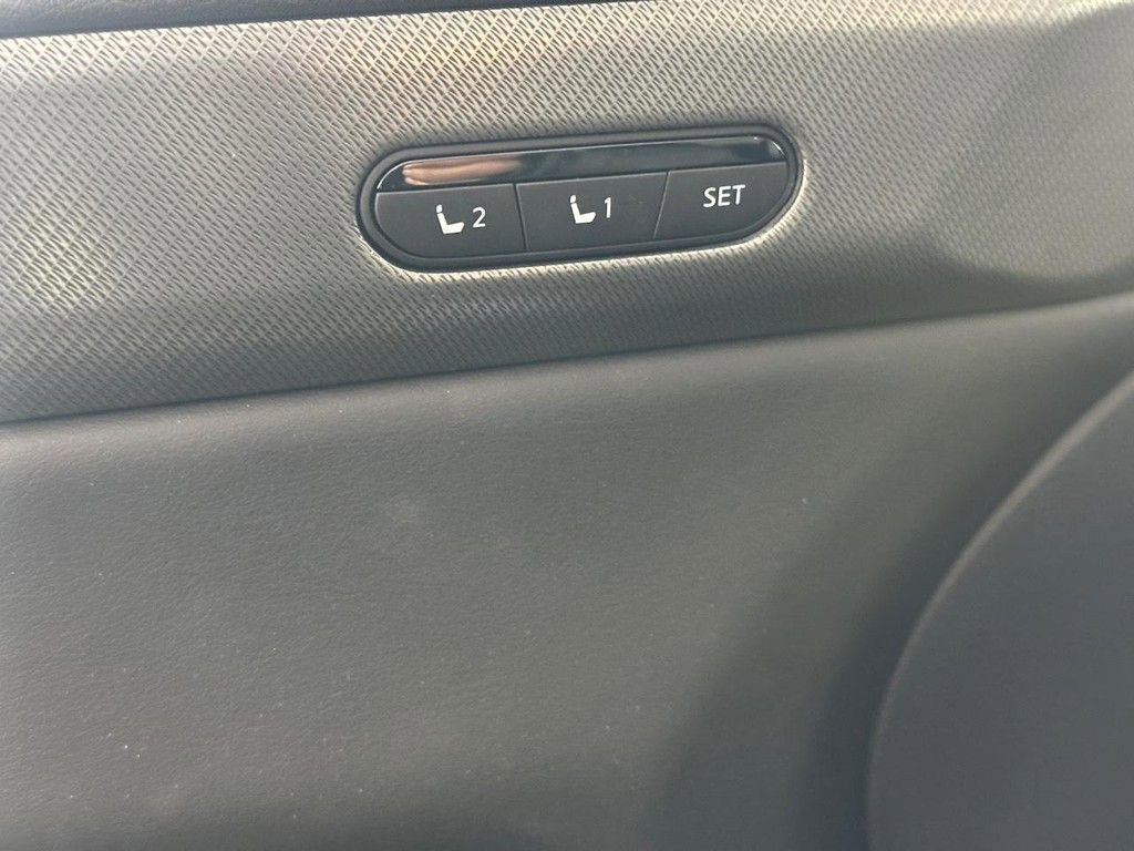 Certified 2025 INFINITI QX60 Luxe w/ Lighting Package (N94) image 17