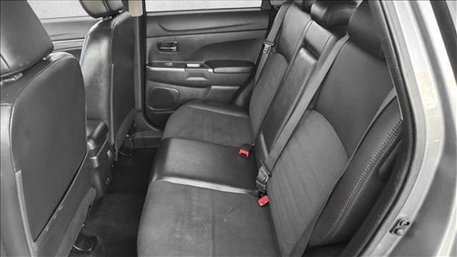 Used 2024 Mitsubishi Outlander Sport SE image 17