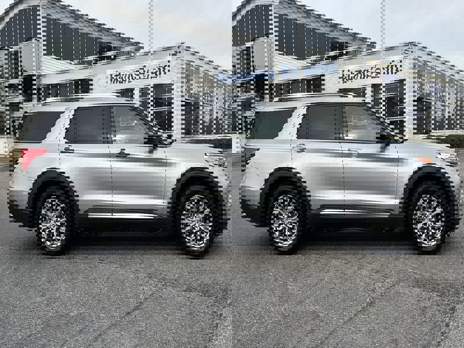 Used 2024 Ford Explorer Limited image 11