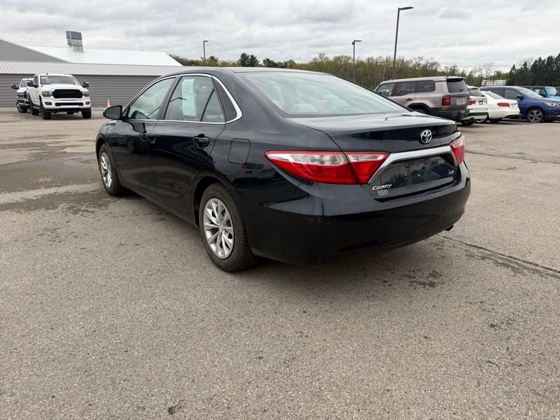 Used 2015 Toyota Camry LE FWD image 8