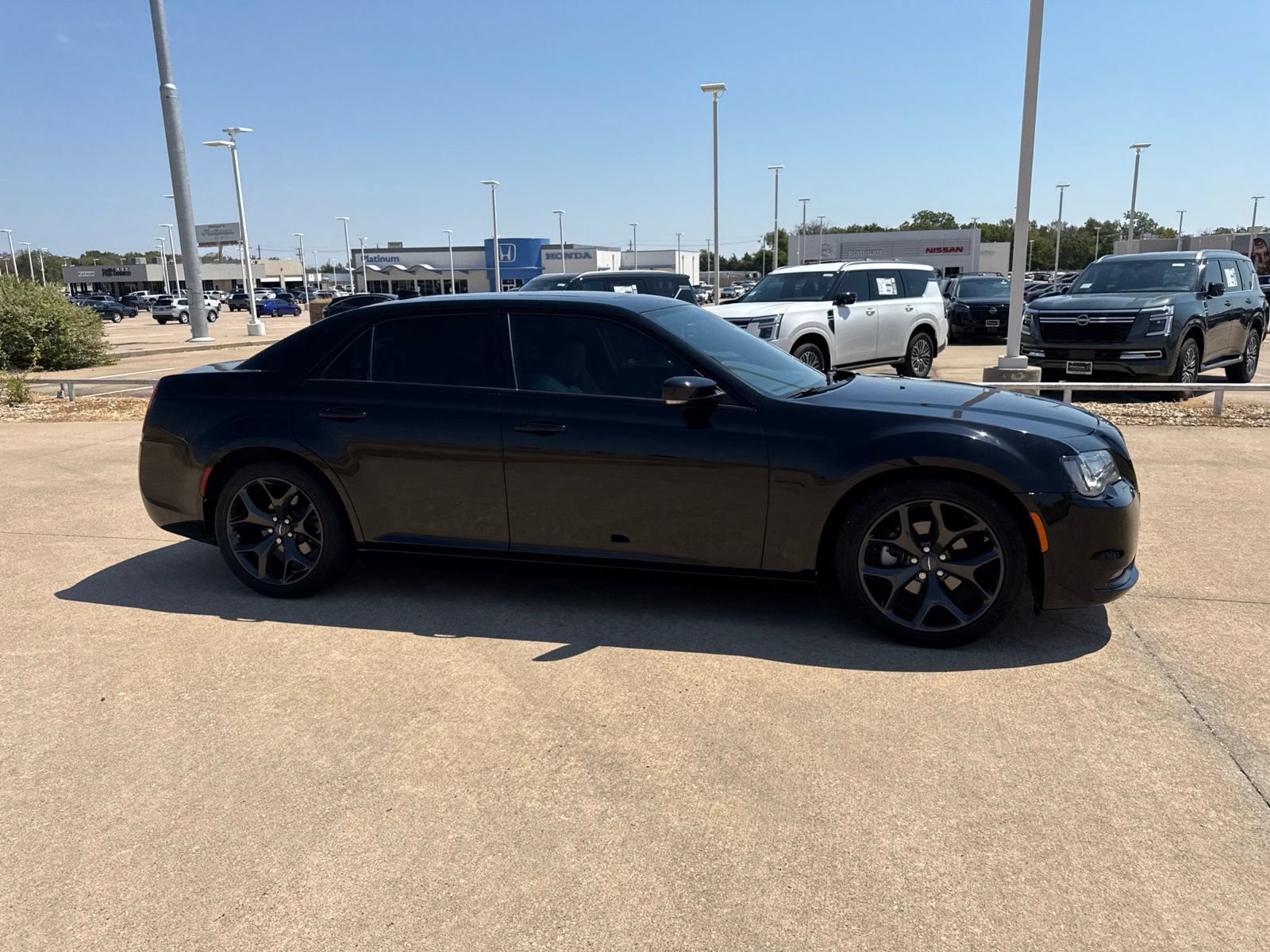Used 2023 Chrysler 300 S w/ Comfort Group RWD image 12
