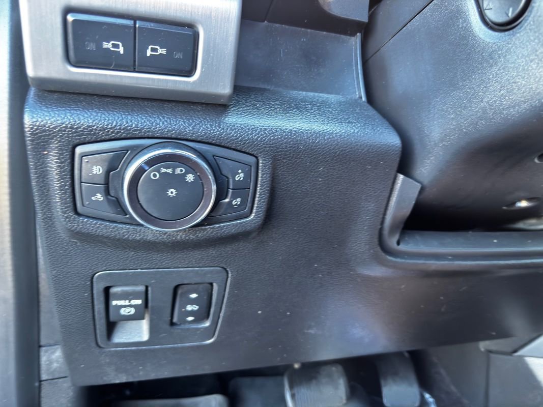 Used 2018 Ford F150 Platinum w/ Equipment Group 701A Luxury AWD/4WD image 37
