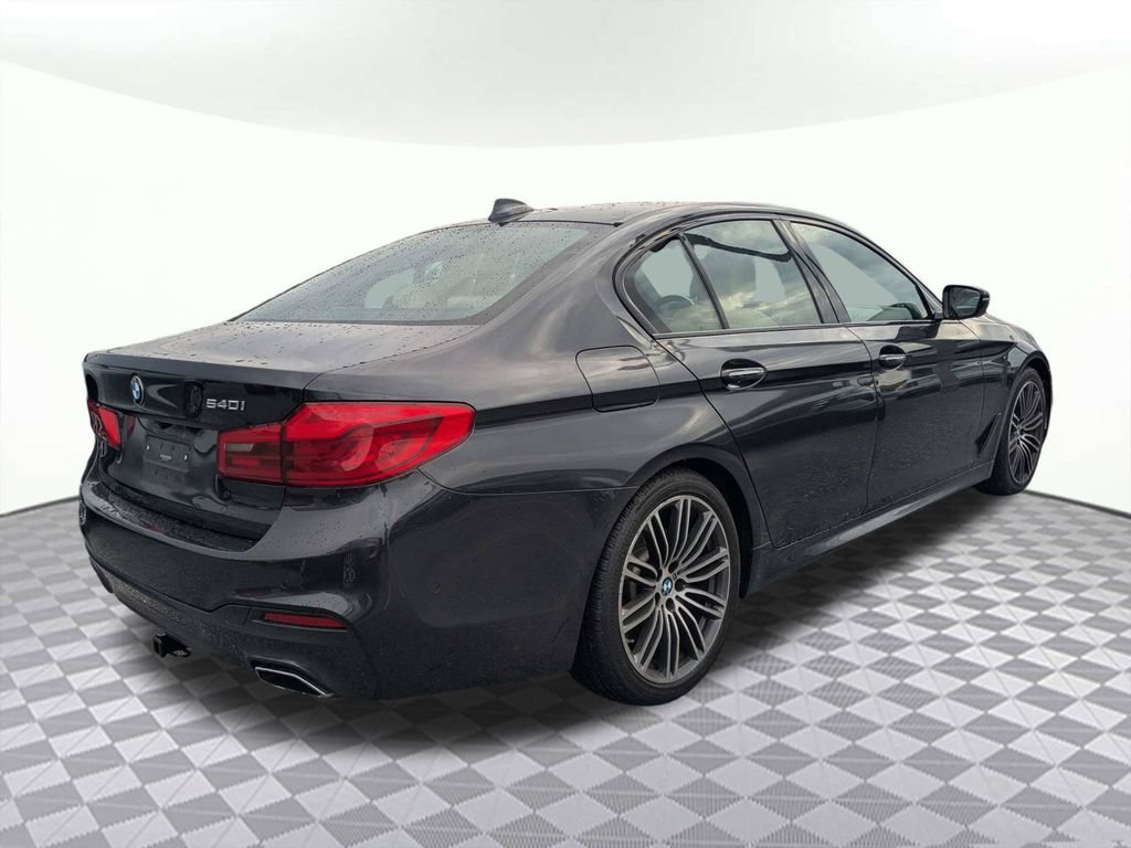 Used 2018 BMW 540i RWD image 3