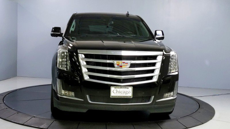 Used 2018 Cadillac Escalade Luxury image 2