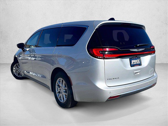 Used 2026 Chrysler Pacifica Select FWD image 13