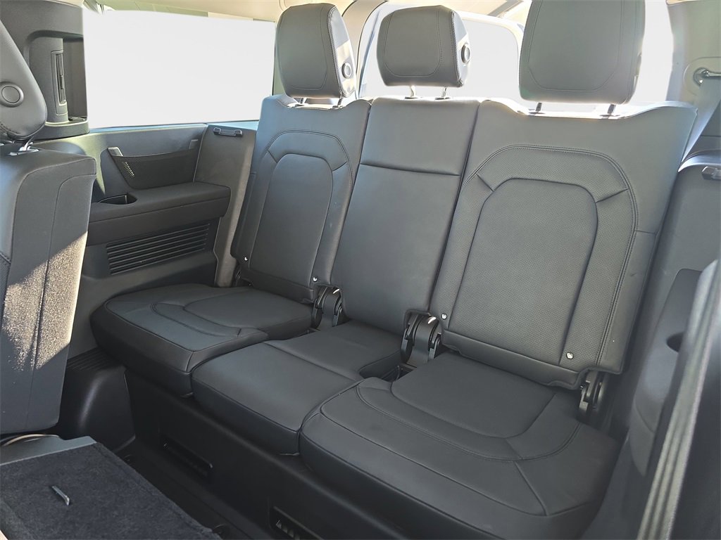 Certified 2023 Land Rover Defender 130 X-Dynamic SE image 12